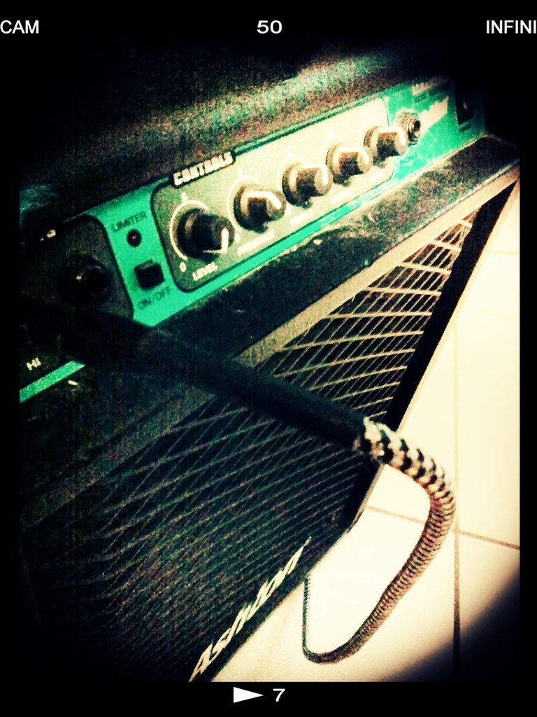 Bass Guitar Amplifier