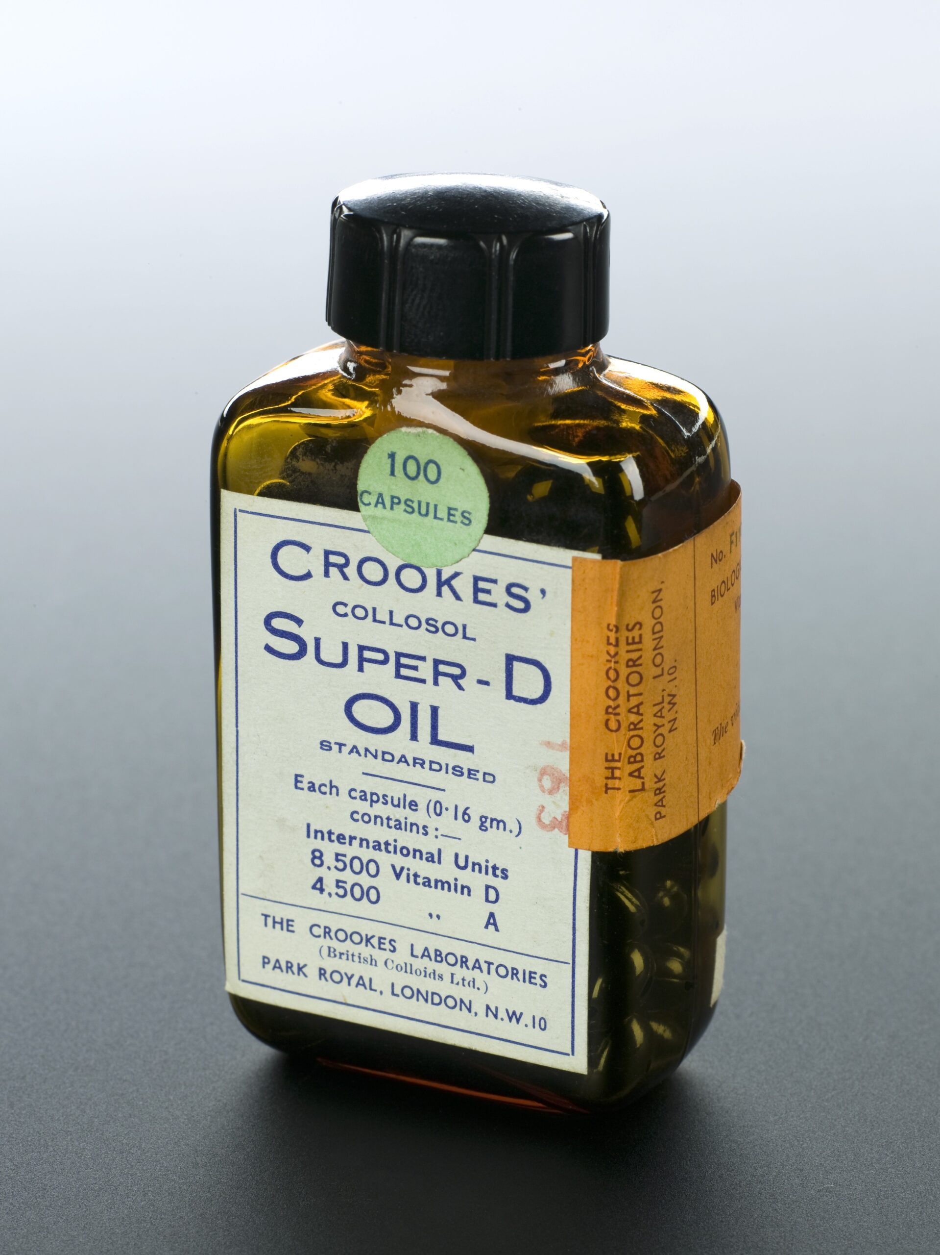 <div class='fn'> Bottle of Super-D oil capsules, London, England, 1940-1945</div>
