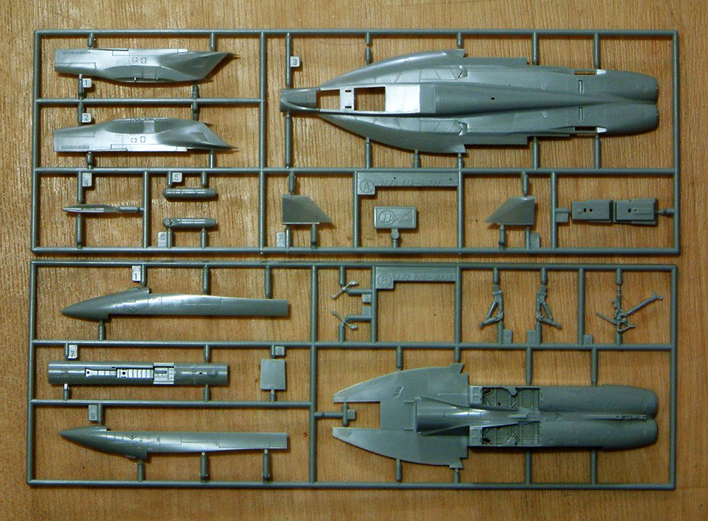 Plastic-model-F18