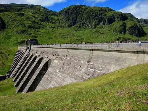 Damn #damn #edinburgh #scotland #landscape #photography #nature #nature_perfection #Hills #mountains #mount #Highlands #epic #architecture #outdoors #tall #ziggysapronas #zsapronas