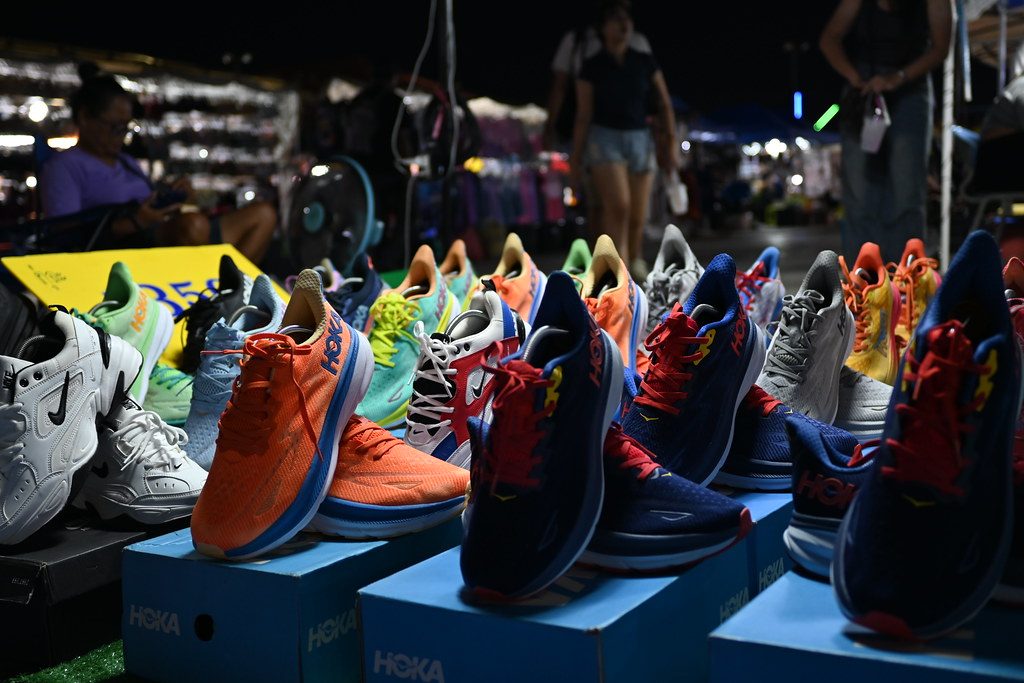 DSC_9960: a bunch of shoes that are on display