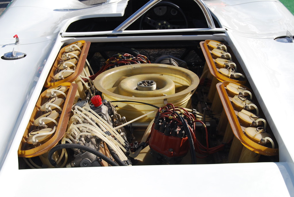 917 - 16 cylinder version, 6 litres. Fiberglass intake manifold, cooling fan, engine ducting.