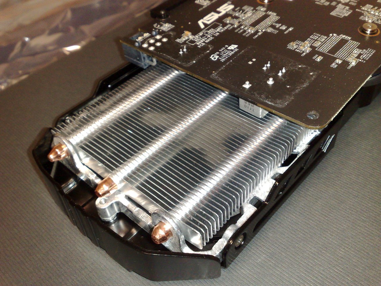 Cooling system on an ASUS GTX-650 Ti TOP Cu-II graphics card