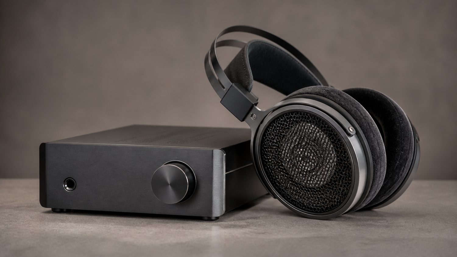 Illustration for amp for akg k7xx
