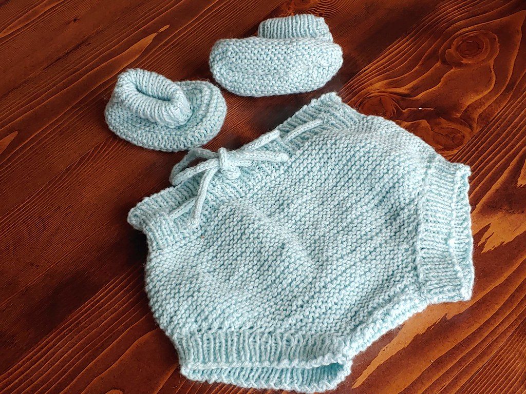Garter Stitch Diaper Cover and Baby Booties