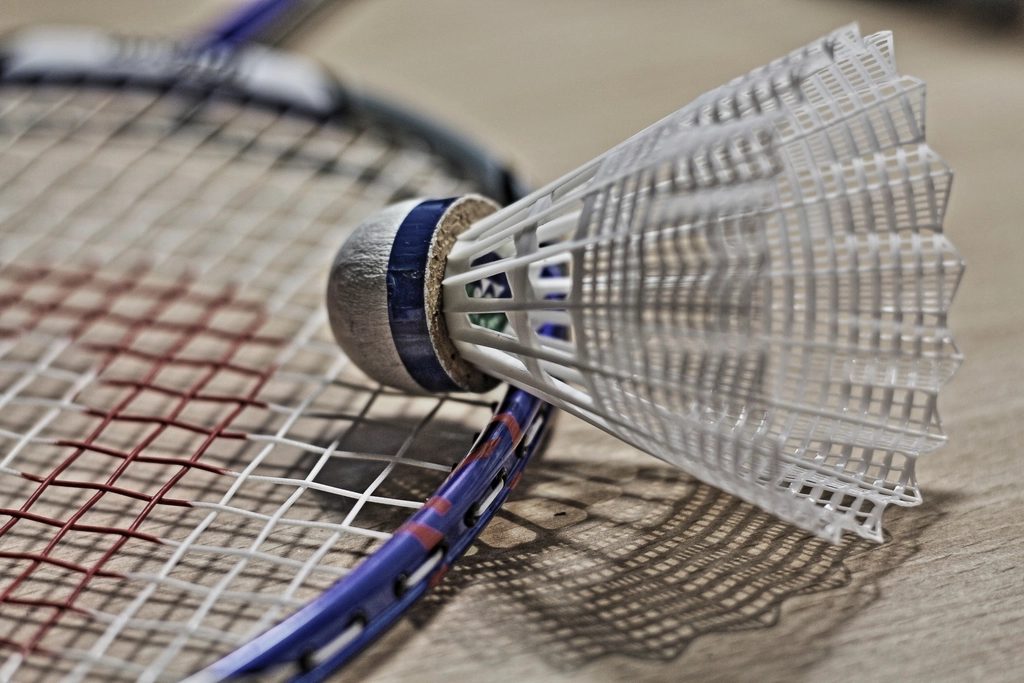 Free badminton racket shuttlecock image