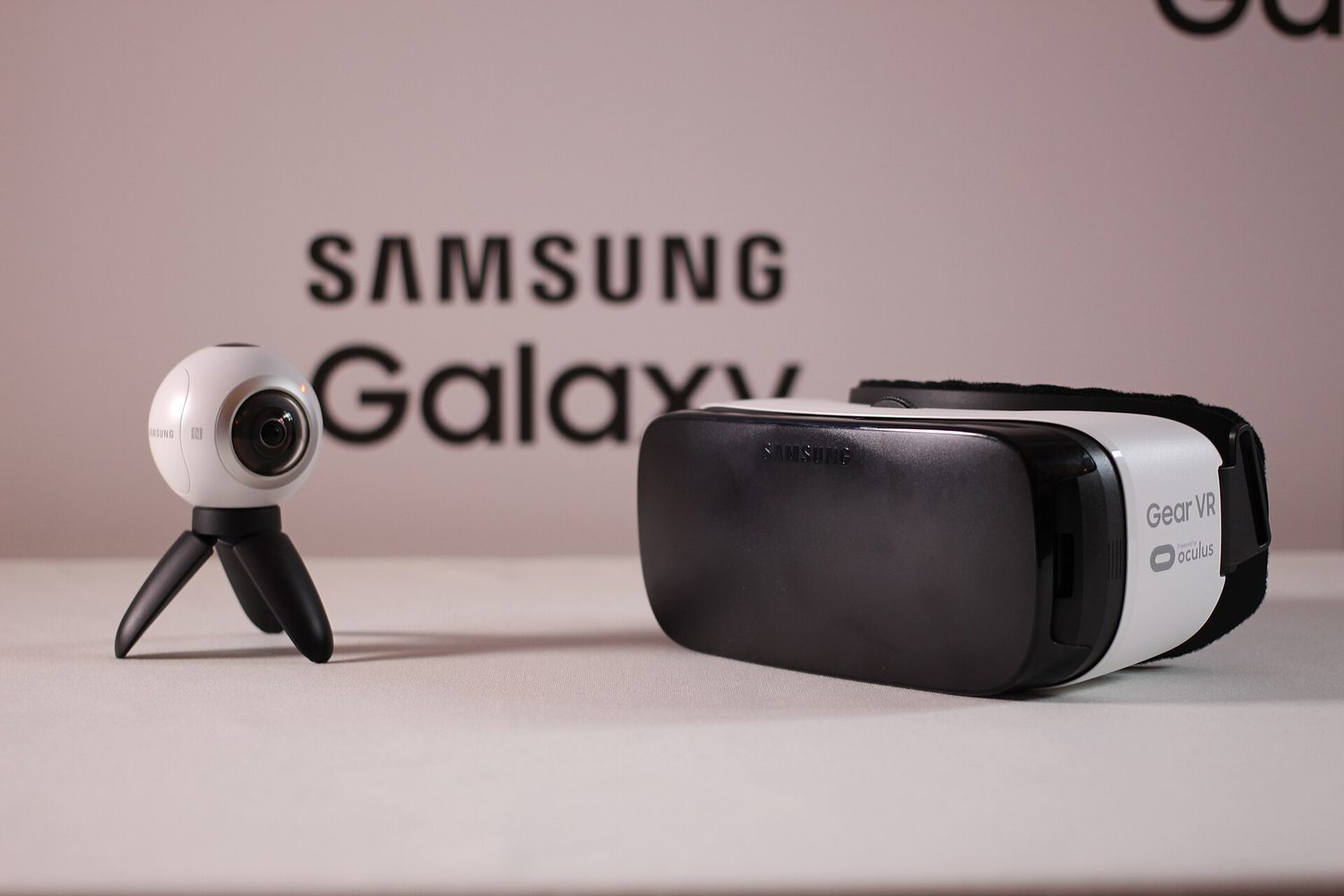 Samsung Gear 360 and Gear VR headset (26693467445)