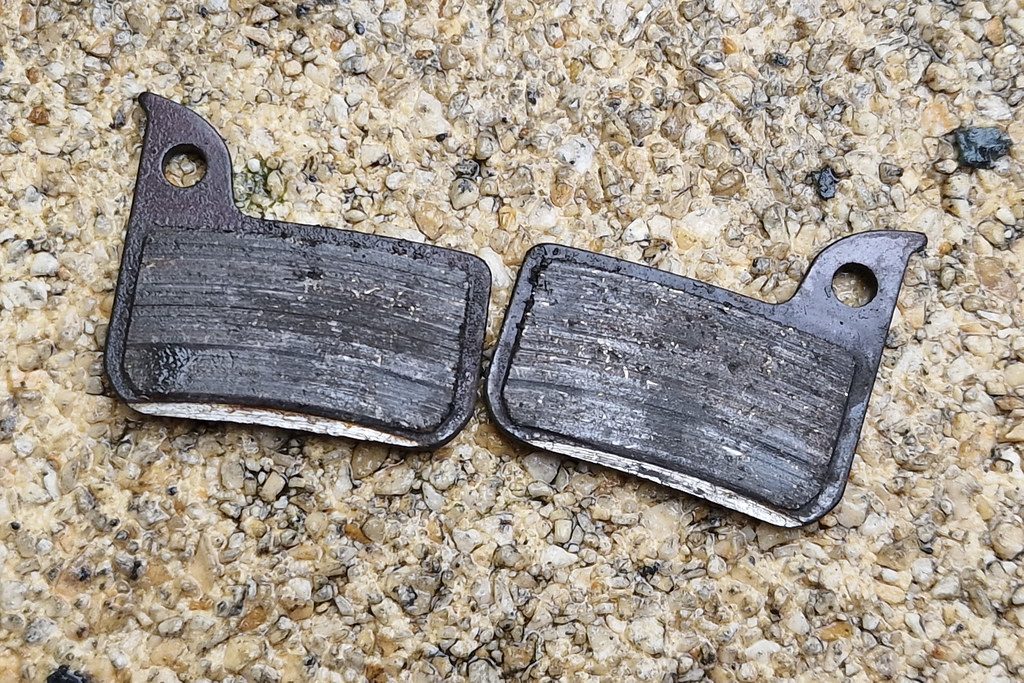 Brake pads replacement