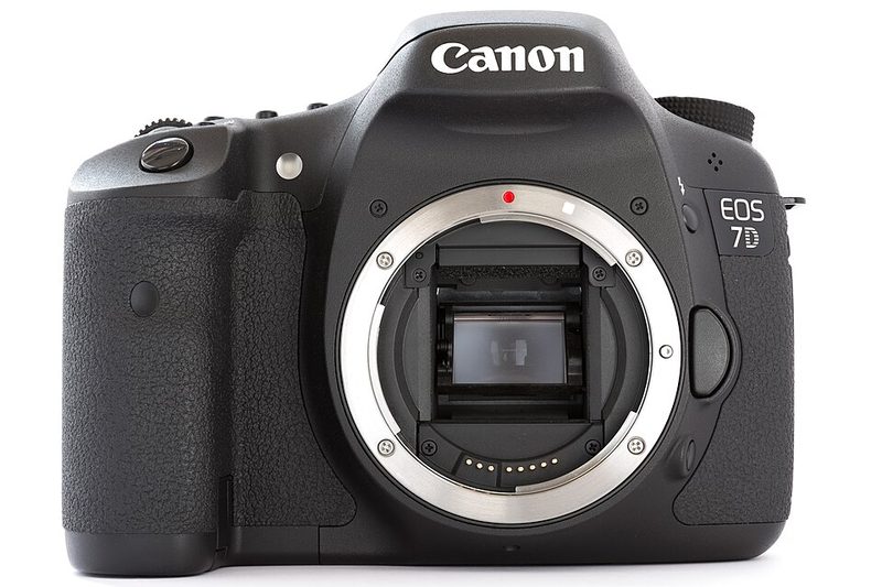 Canon EOS 1500D (Body Only)