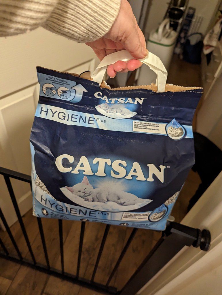 Cat Litter supplies! December 2022