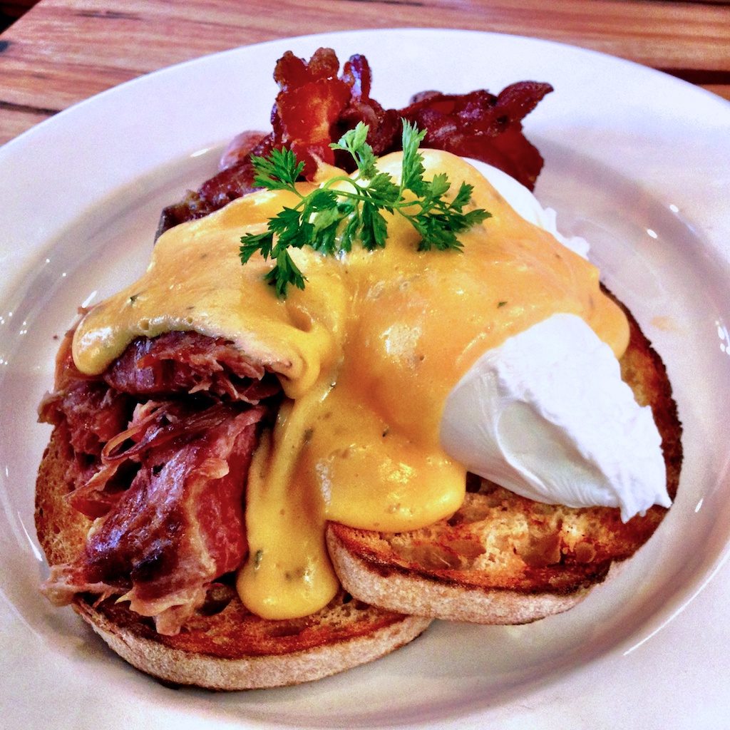 Eggs Benedict with Ham Hock and Béarnaise sauce