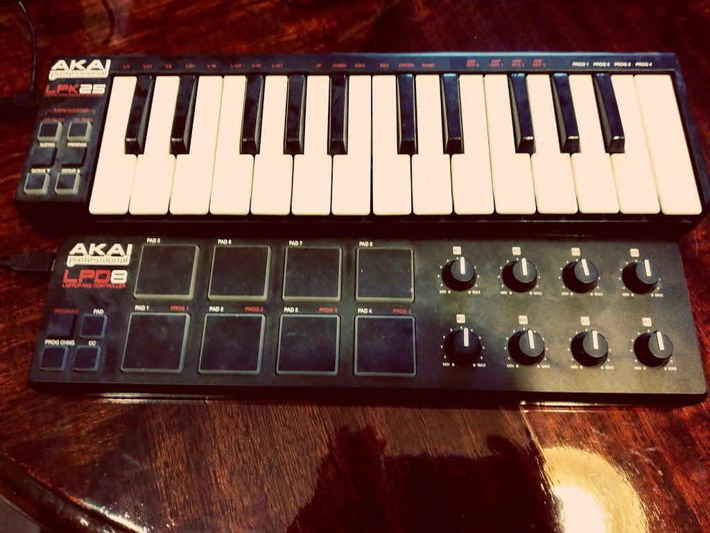 Akai laptop MIDI controllers