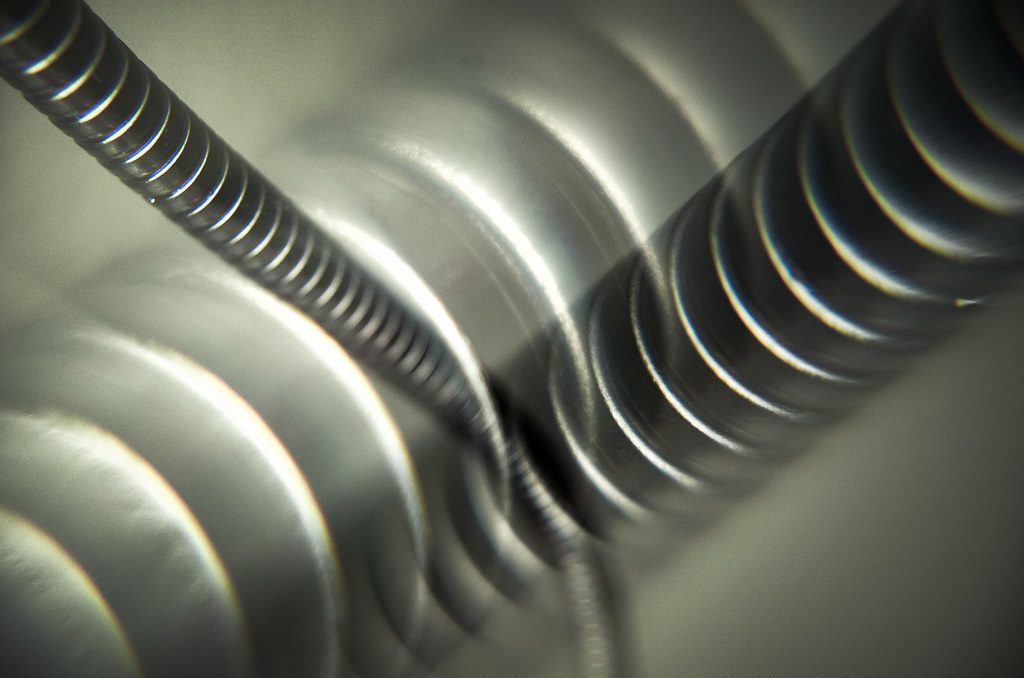 171213-conduit-flex-metal-steel.jpg