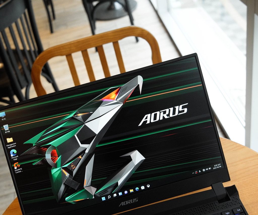 ASUS Gaming Laptop Aros 5 SE4