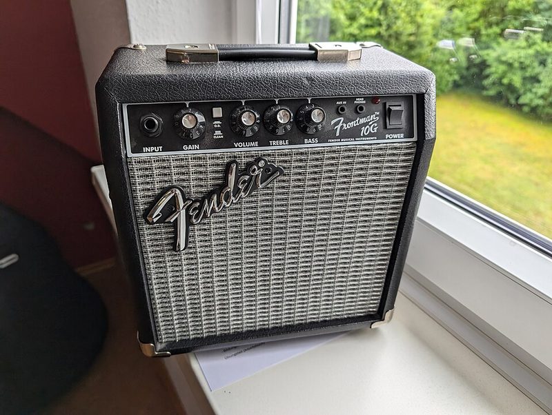 Tier 2 (₹5,000-12,000, if you can stretch): Fender Frontman 10G