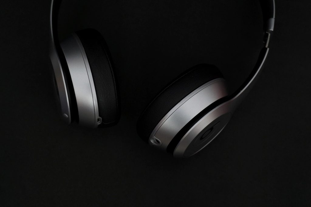 Free headphones black image