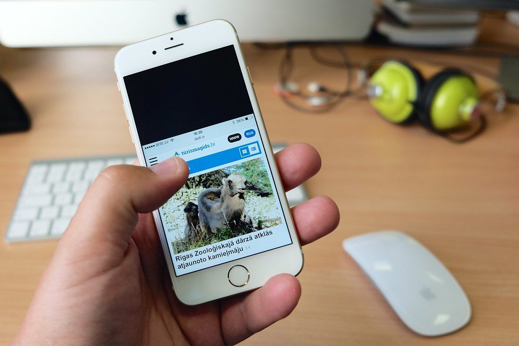iPhone 6 'one-handed mode'