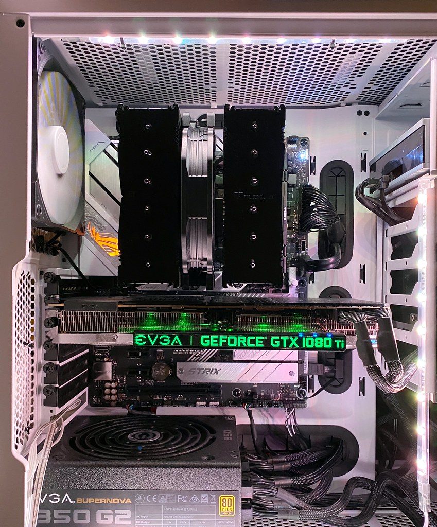 Ryzen-7-7700X-board-in-case