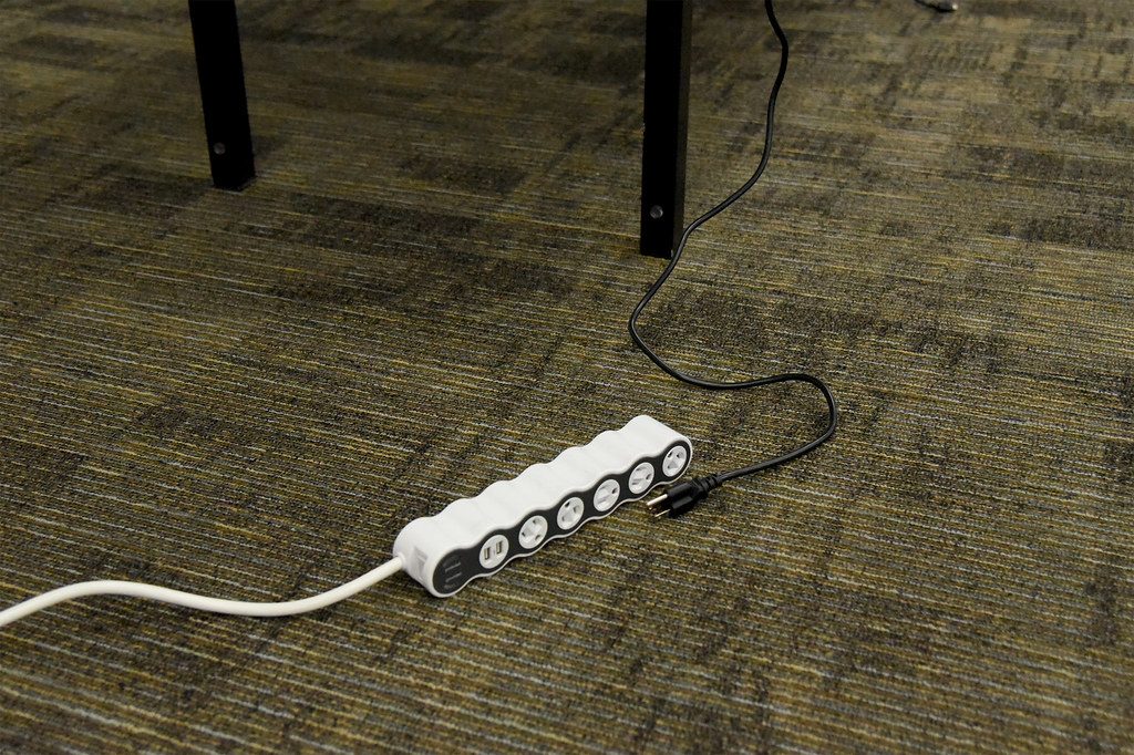 Duo Stand - Power strip