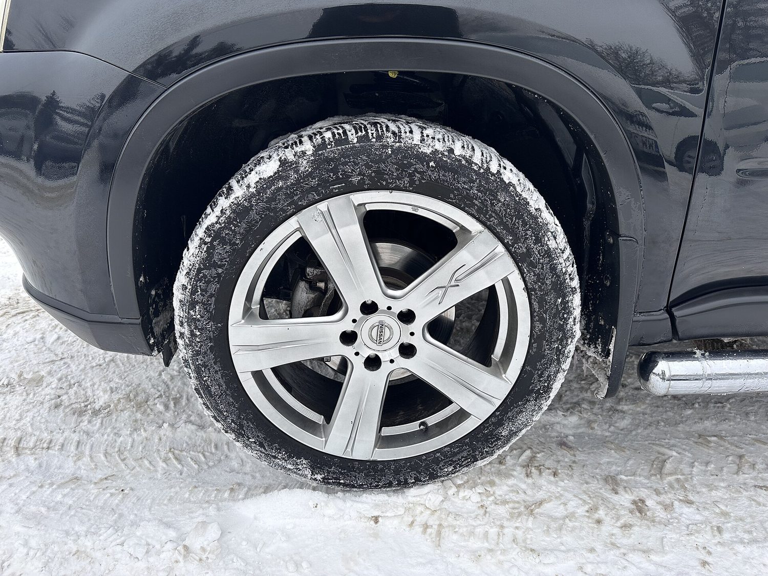 Original Nissan X-Trail wheels with tires