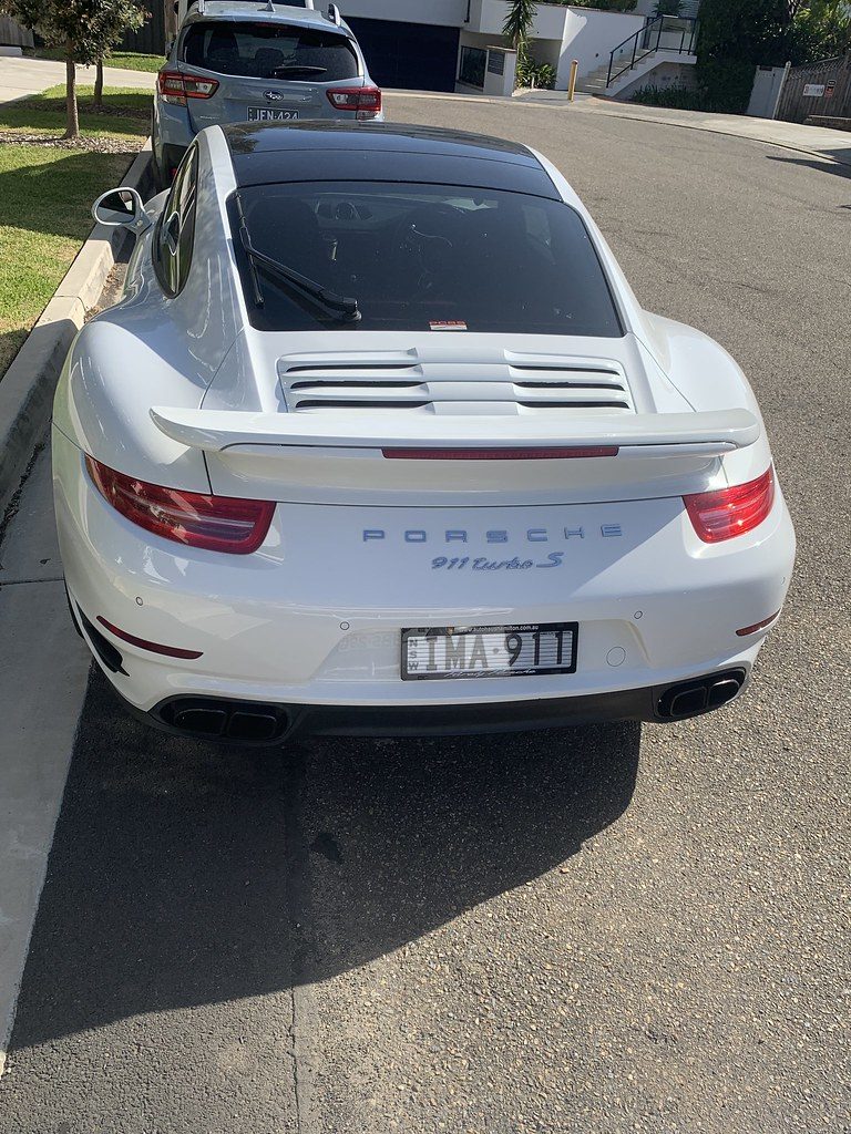 2015 Porsche 911 Turbo S Coupe 560-hp Flat-6, AWD,