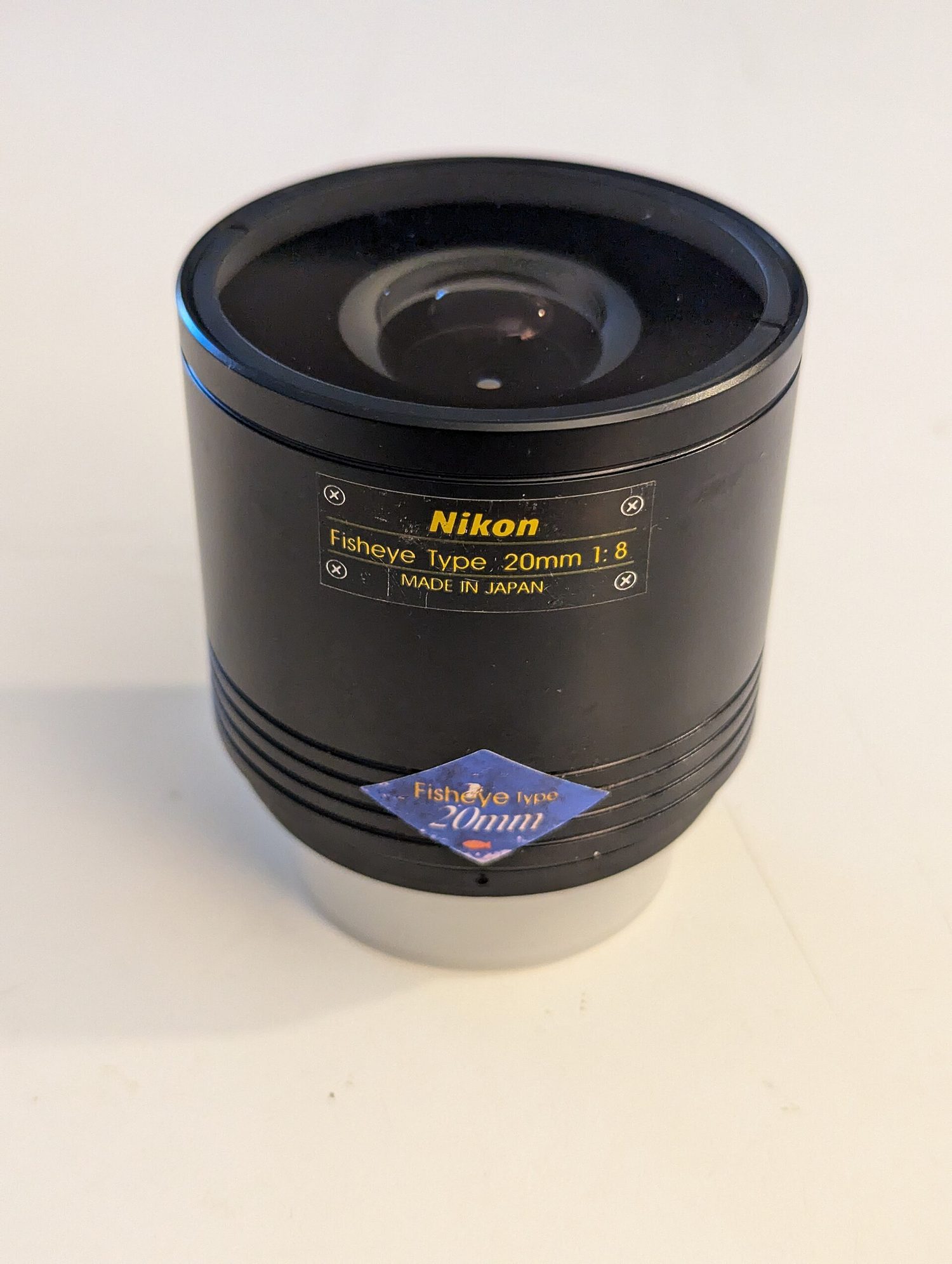 Nikon Amusing Lenses, Gyogyotto 20, upright
